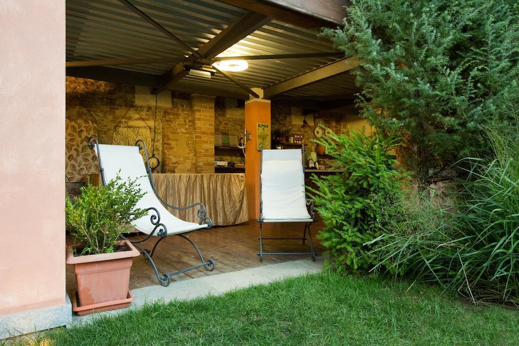 Lori'S Inn Mondovi Exterior photo