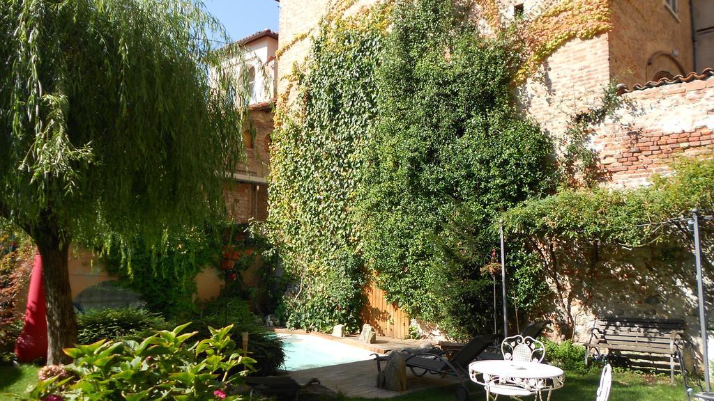 Lori'S Inn Mondovi Exterior photo